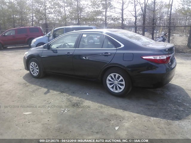 4T1BF1FK5GU536012 - 2016 TOYOTA CAMRY LE/XLE/SE/XSE მუქი ლურჯი ფოტო 3