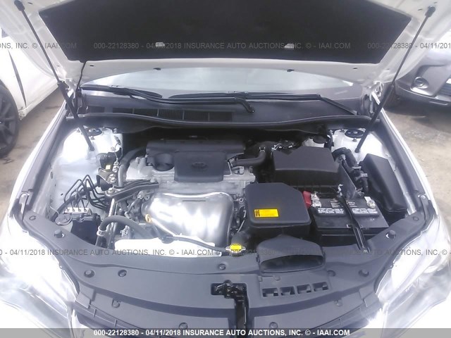 4T1BF1FK5FU021168 - 2015 TOYOTA CAMRY LE/XLE/SE/XSE თეთრი ფოტო 10