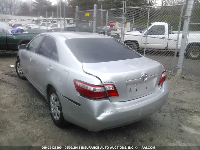 4T1BE46KX9U310989 - 2009 TOYOTA CAMRY SE/LE/XLE SILVER photo 6