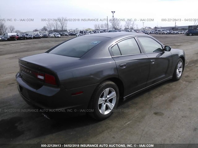 2C3CDXBG6DH678178 - 2013 DODGE CHARGER SE GRAY photo 4