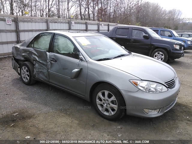 4T1BE30K65U639332 - 2005 TOYOTA CAMRY LE/XLE/SE ვერცხლისფერი ფოტო 1