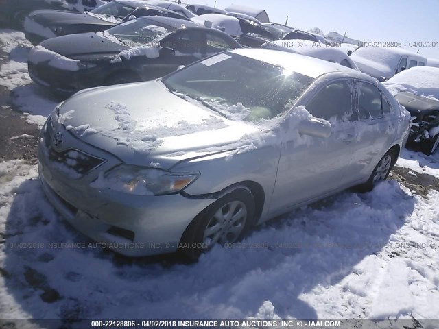 4T1BF3EK4AU513261 - 2010 TOYOTA CAMRY SE/LE/XLE 银色 照片 2