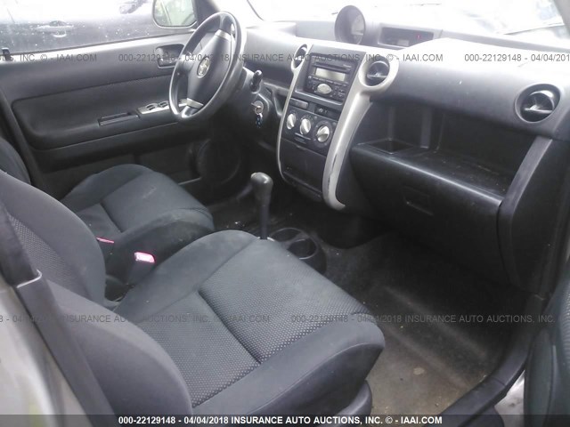JTLKT324940154203 - 2004 TOYOTA SCION XB GRAY photo 5