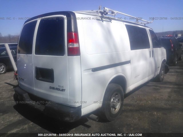 1GCGG25V741234050 - 2004 CHEVROLET EXPRESS G2500  WHITE photo 4