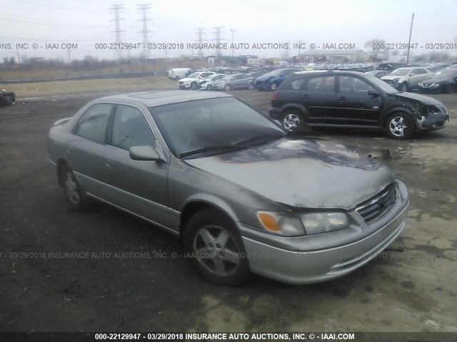 JT2BG22K510562971 - 2001 TOYOTA CAMRY CE/LE/XLE GRAY photo 1