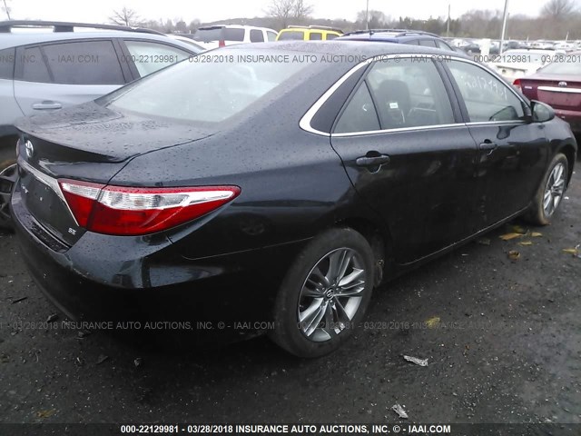 4T1BF1FK3GU241443 - 2016 TOYOTA CAMRY LE/XLE/SE/XSE BLACK photo 4