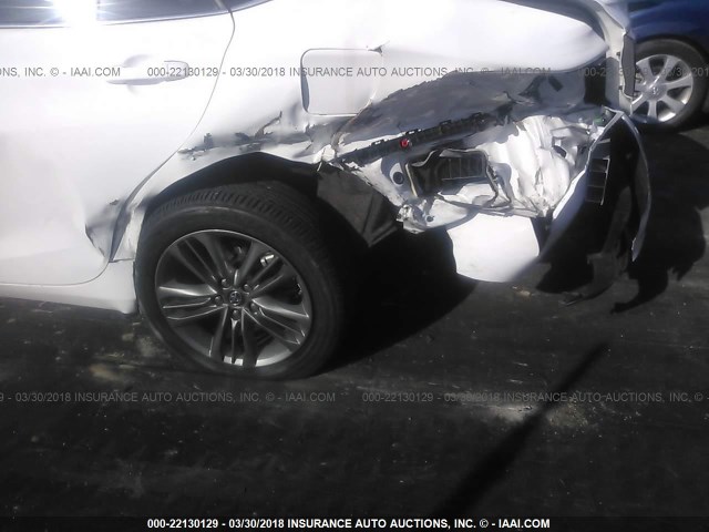 4T1BF1FKXHU643218 - 2017 TOYOTA CAMRY LE/XLE/SE/XSE WHITE photo 6