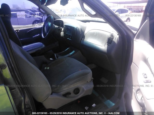 1FMPU16L0YLC10565 - 2000 FORD EXPEDITION XLT Mavi foto 5