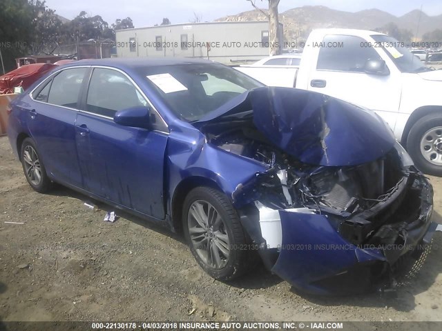 4T1BF1FKXFU941071 - 2015 TOYOTA CAMRY LE/XLE/SE/XSE ლურჯი ფოტო 1