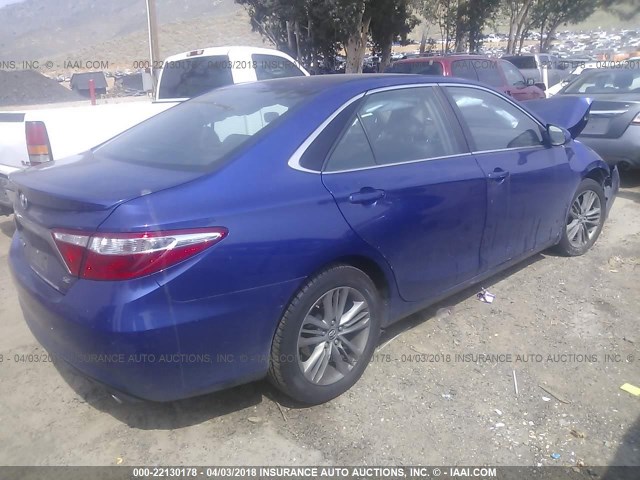 4T1BF1FKXFU941071 - 2015 TOYOTA CAMRY LE/XLE/SE/XSE BLUE photo 4