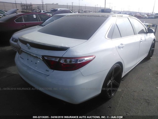 4T1BF1FK6FU064871 - 2015 TOYOTA CAMRY LE/XLE/SE/XSE Blanc photo 4