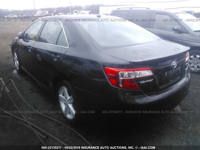 4T1BF1FKXCU616173 - 2012 TOYOTA CAMRY SE/LE/XLE BLACK photo 3