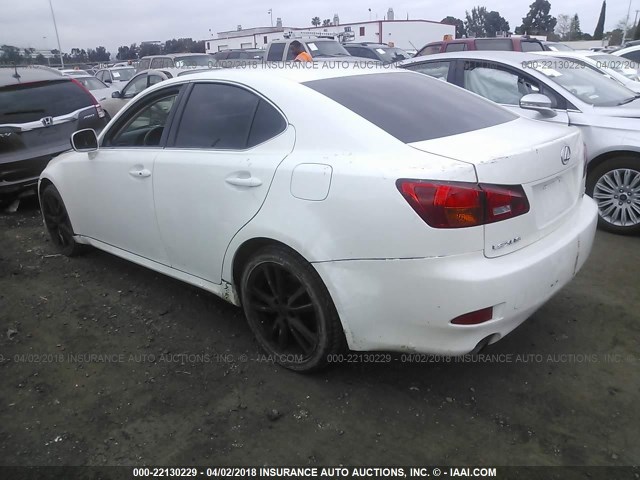 JTHBE262465009650 - 2006 LEXUS IS 350 WHITE photo 3