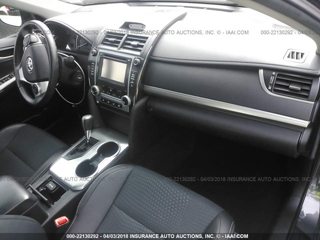 4T1BF1FK5EU468954 - 2014 TOYOTA CAMRY L/SE/LE/XLE 灰色 照片 5