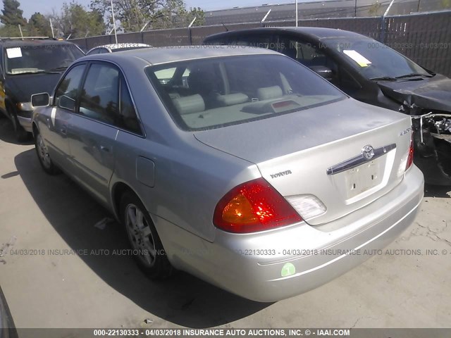 4T1BF28B3YU097378 - 2000 TOYOTA AVALON XL/XLS SILVER photo 3