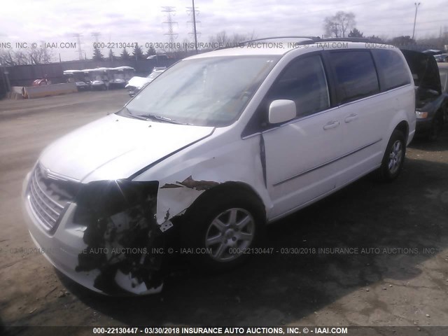 2A4RR5D19AR235883 - 2010 CHRYSLER TOWN & COUNTRY TOURING WHITE photo 2