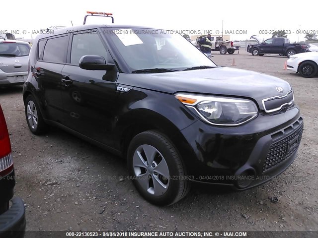 KNDJN2A23G7377439 - 2016 KIA SOUL BLACK photo 1