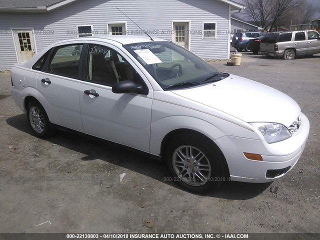 1FAHP34N97W152300 - 2007 FORD FOCUS ZX4/S/SE/SES 白色 照片 1
