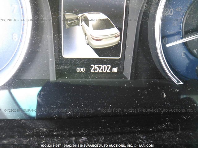 4T1BF1FK0HU729461 - 2017 TOYOTA CAMRY LE/XLE/SE/XSE ვერცხლისფერი ფოტო 7