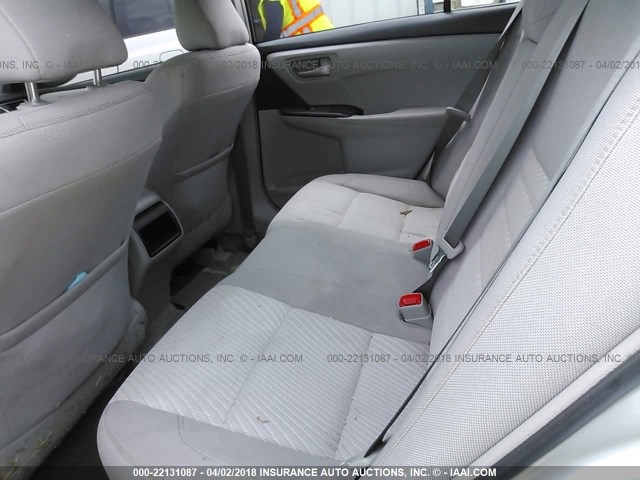 4T1BF1FK0HU729461 - 2017 TOYOTA CAMRY LE/XLE/SE/XSE ვერცხლისფერი ფოტო 8