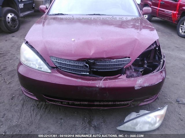 4T1BF30K22U012569 - 2002 TOYOTA CAMRY LE/XLE/SE RED photo 6