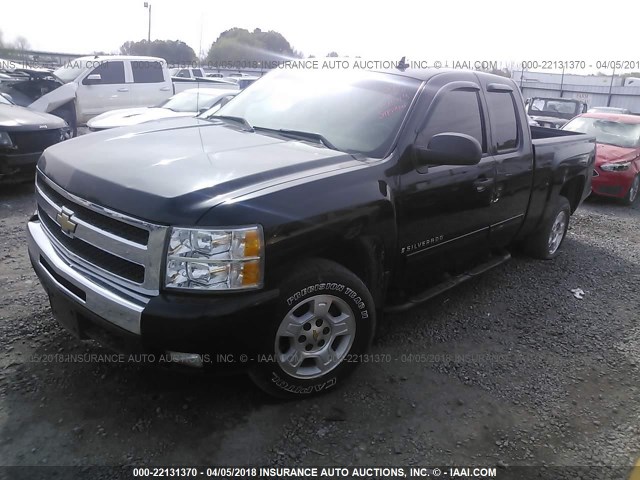 1GCEC29059Z207570 - 2009 CHEVROLET SILVERADO C1500 LT BLACK photo 2