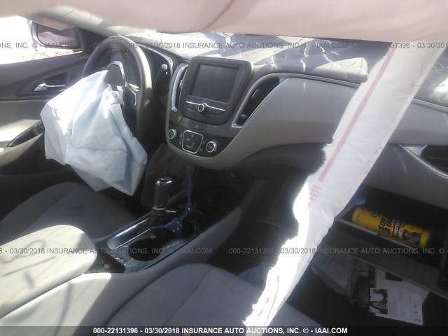 1G1ZB5ST8HF133936 - 2017 CHEVROLET MALIBU LS 白色 照片 5