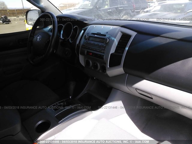 3TMLU4EN9BM077186 - 2011 TOYOTA TACOMA DOUBLE CAB ვერცხლისფერი ფოტო 5