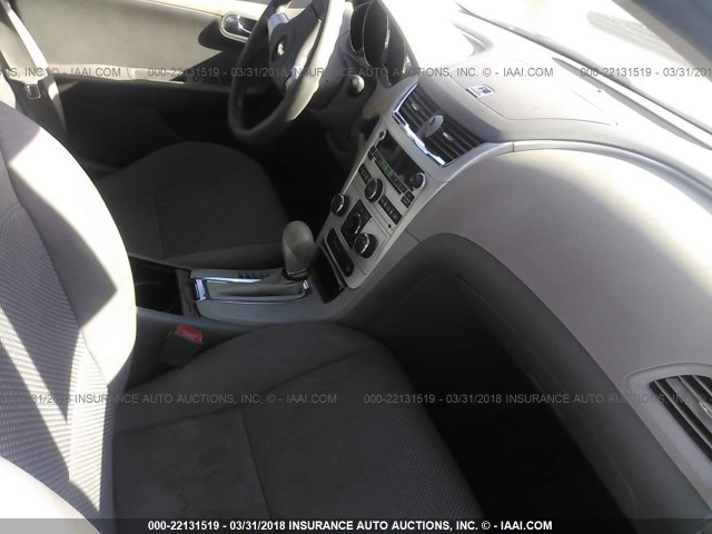 1G1ZB5EB8AF124405 - 2010 CHEVROLET MALIBU LS 白色 照片 5