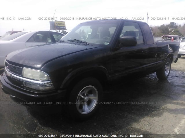 1GCCS19WX28162128 - 2002 CHEVROLET S TRUCK S10 BLACK photo 2