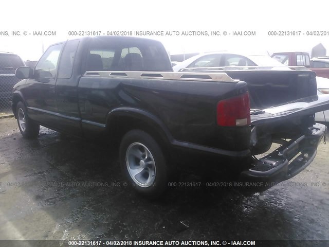 1GCCS19WX28162128 - 2002 CHEVROLET S TRUCK S10 BLACK photo 3