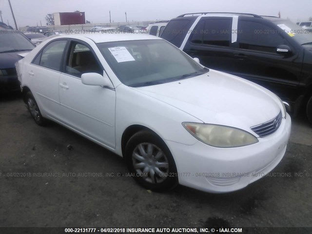 JTDBE30K863043294 - 2006 TOYOTA CAMRY LE/XLE Սպիտակ լուսանկար 1