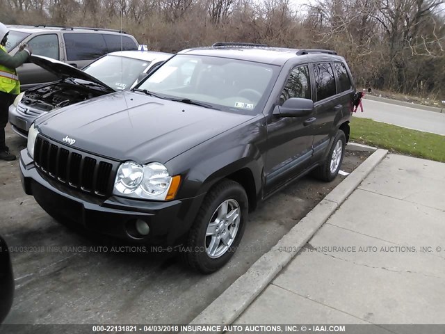 1J4HR48N95C560311 - 2005 JEEP GRAND CHEROKEE LAREDO/COLUMBIA/FREEDOM GREEN photo 2