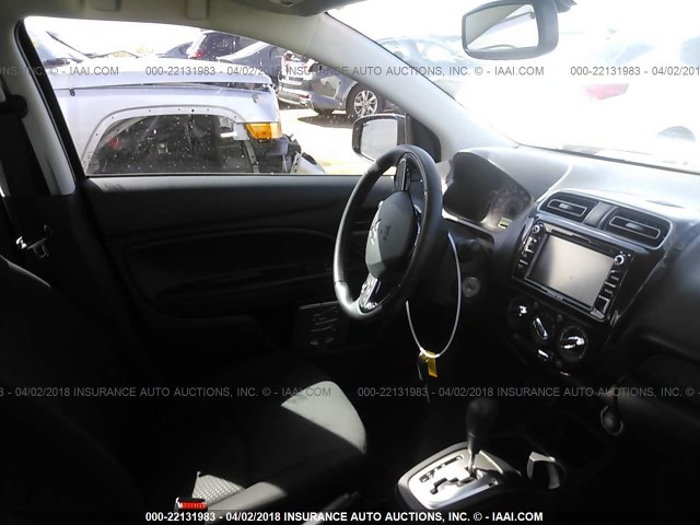 ML32F3FJ9HHF05322 - 2017 MITSUBISHI MIRAGE G4 ES ნაცრისფერი ფოტო 5