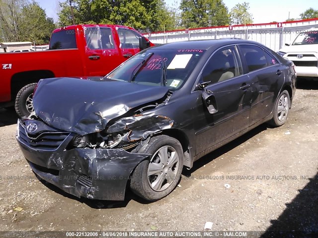 4T4BF3EK2AR058724 - 2010 TOYOTA CAMRY SE/LE/XLE GRAY photo 2