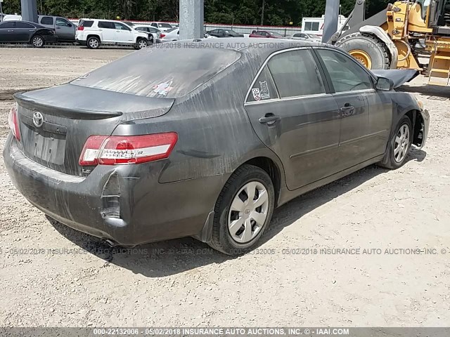 4T4BF3EK2AR058724 - 2010 TOYOTA CAMRY SE/LE/XLE GRAY photo 4