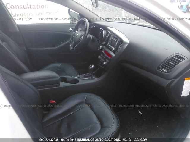 KNAGM4AD8C5031447 - 2012 KIA OPTIMA HYBRID WHITE photo 5