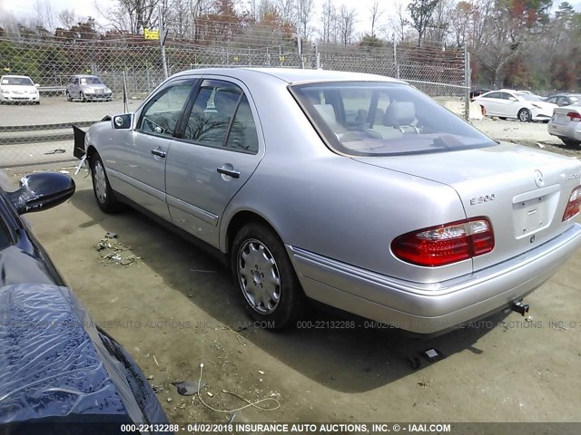 WDBJF25F9WA643346 - 1998 MERCEDES-BENZ E 300TD SILVER photo 3