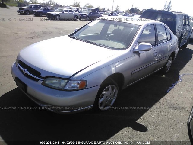 1N4DL01D2XC216800 - 1999 NISSAN ALTIMA XE/GXE/SE/GLE SILVER photo 2