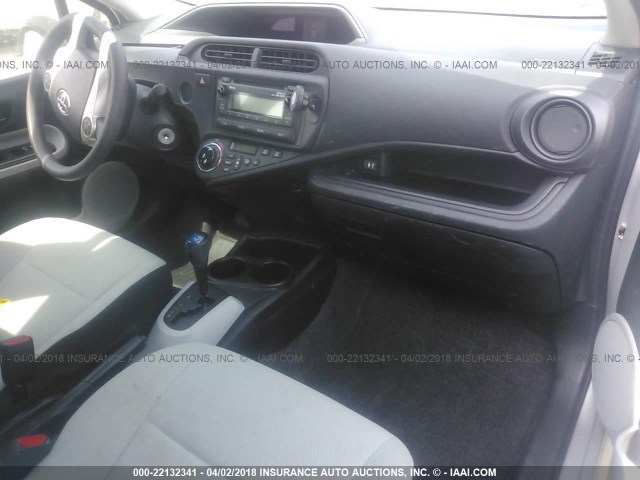 JTDKDTB39E1559764 - 2014 TOYOTA PRIUS C SILVER photo 5