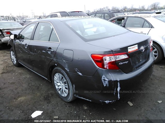 4T1BF1FK3EU352507 - 2014 TOYOTA CAMRY L/SE/LE/XLE 灰色 照片 3