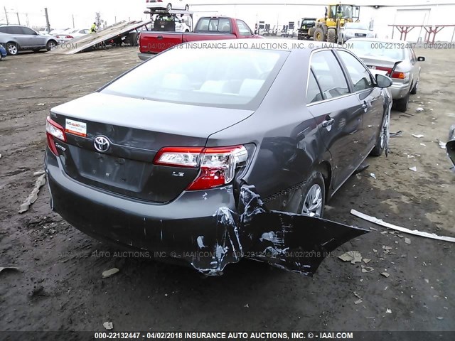 4T1BF1FK3EU352507 - 2014 TOYOTA CAMRY L/SE/LE/XLE 灰色 照片 4