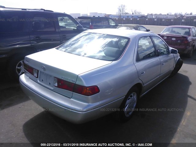 JT2BG22K5Y0418010 - 2000 TOYOTA CAMRY CE/LE/XLE 银色 照片 4