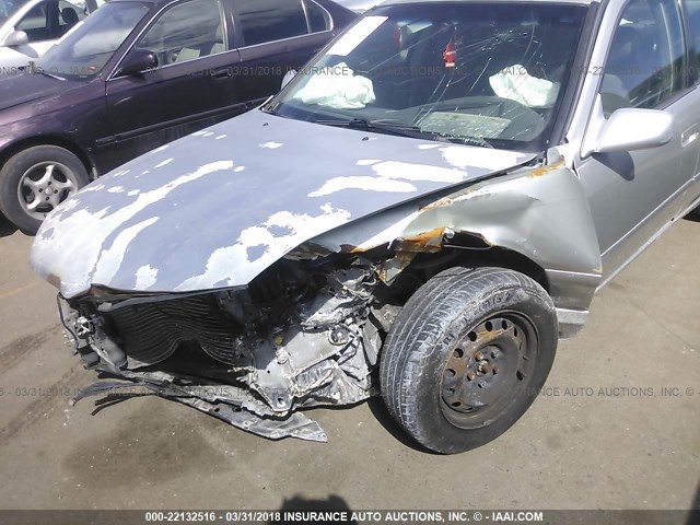 JT2BG22K5Y0418010 - 2000 TOYOTA CAMRY CE/LE/XLE 银色 照片 6