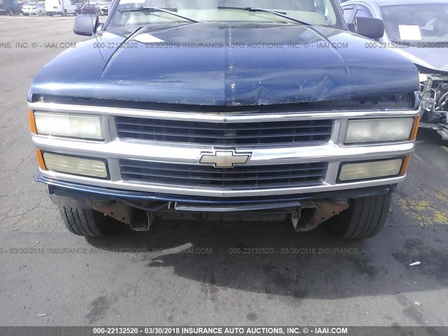 3GNFK16R8WG122861 - 1998 CHEVROLET SUBURBAN K1500 BLUE photo 6