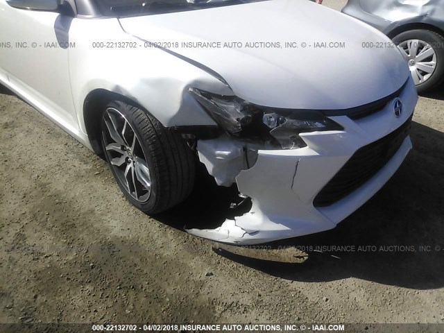 JTKJF5C72F3096805 - 2015 TOYOTA SCION TC 白色 照片 6