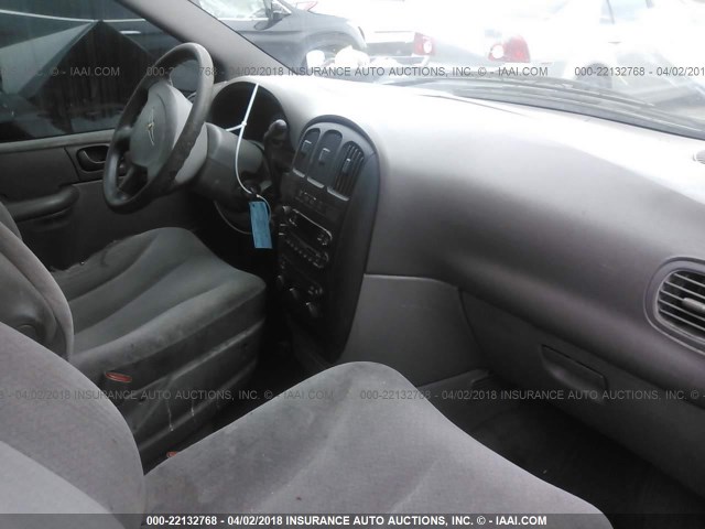 1C4GJ25B73B272507 - 2003 CHRYSLER VOYAGER GRAY photo 5