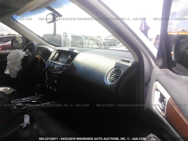 5N1AR2MN6DC634053 - 2013 NISSAN PATHFINDER S/SV/SL/PLATINUM 银色 照片 5