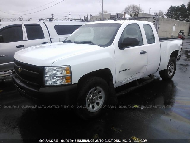 1GCRKPEA6BZ245945 - 2011 CHEVROLET SILVERADO K1500 WHITE photo 2