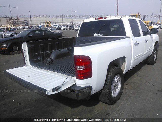 3GCPCSEA1BG118821 - 2011 CHEVROLET SILVERADO C1500 LT WHITE photo 4